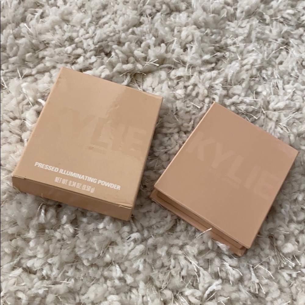Kylie Cosmetics Pressed Illuminating Powder